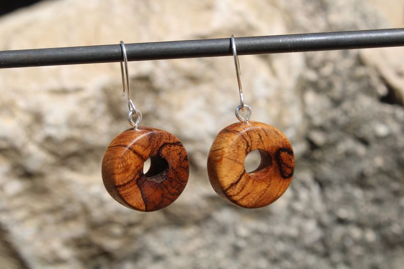 Boucles d'oreilles créoles LEANDRA en olivier