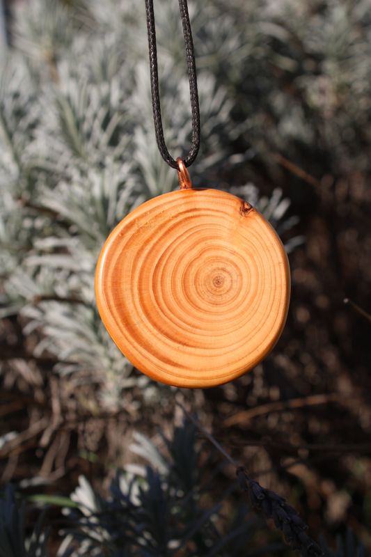 Pendentif Nature envoûtante en cyprès