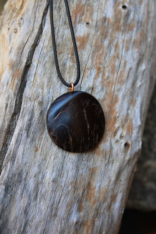 Pendentif Délice des îles en noix de coco