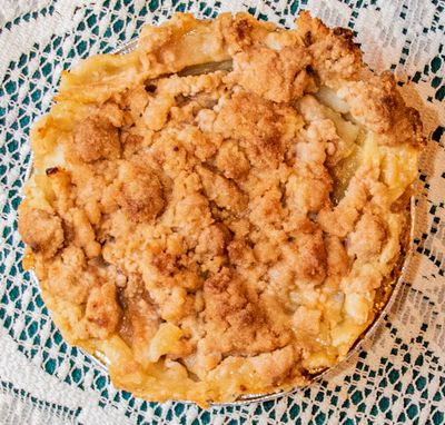 Open-Faced Peach Pie With Crumble Topping - large (9 inch)