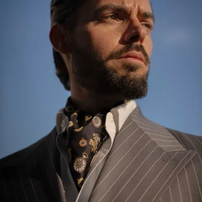 Gilded Keeper - Ascot Krawattenschal aus Seide schwarz