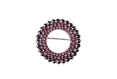 Brosche mit böhmischer Granat rund