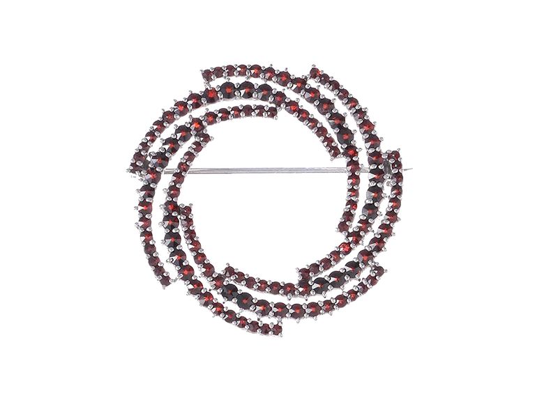 Brosche  mit böhmischer Granat rund