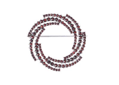 Brosche  mit böhmischer Granat rund