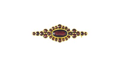 Brosche mit Almadin und böhmischer Granat Brosche mit Almadin und böhmischer Granat