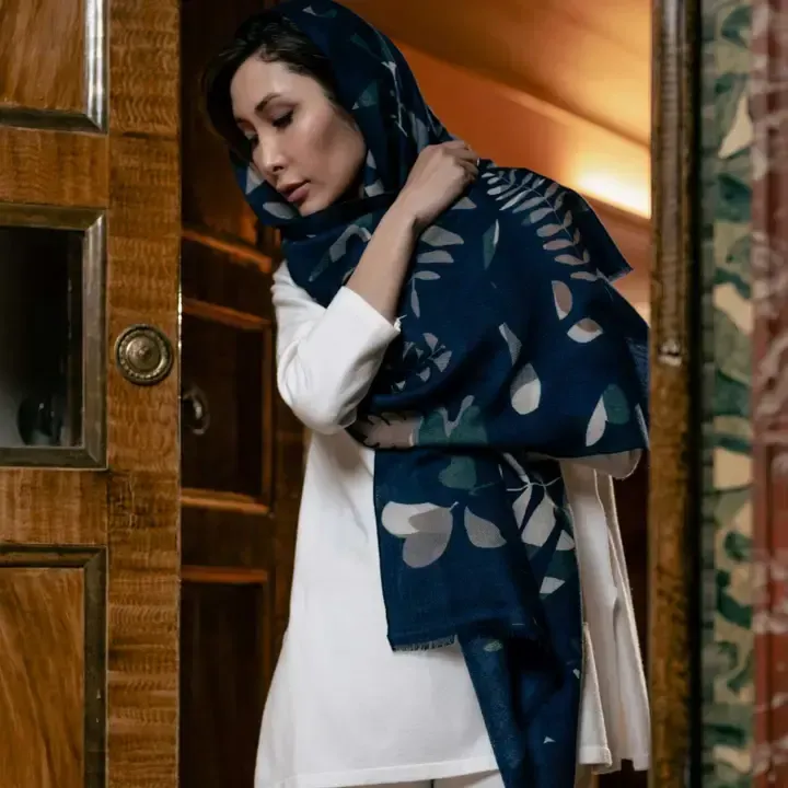 Georgia - Wollschal Marineblau