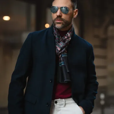 Venezia - Seidenschal mit Wollrücken, schwarz-blau-rot Venezia - Seidenschal mit Wollrücken, schwarz-blau-rot