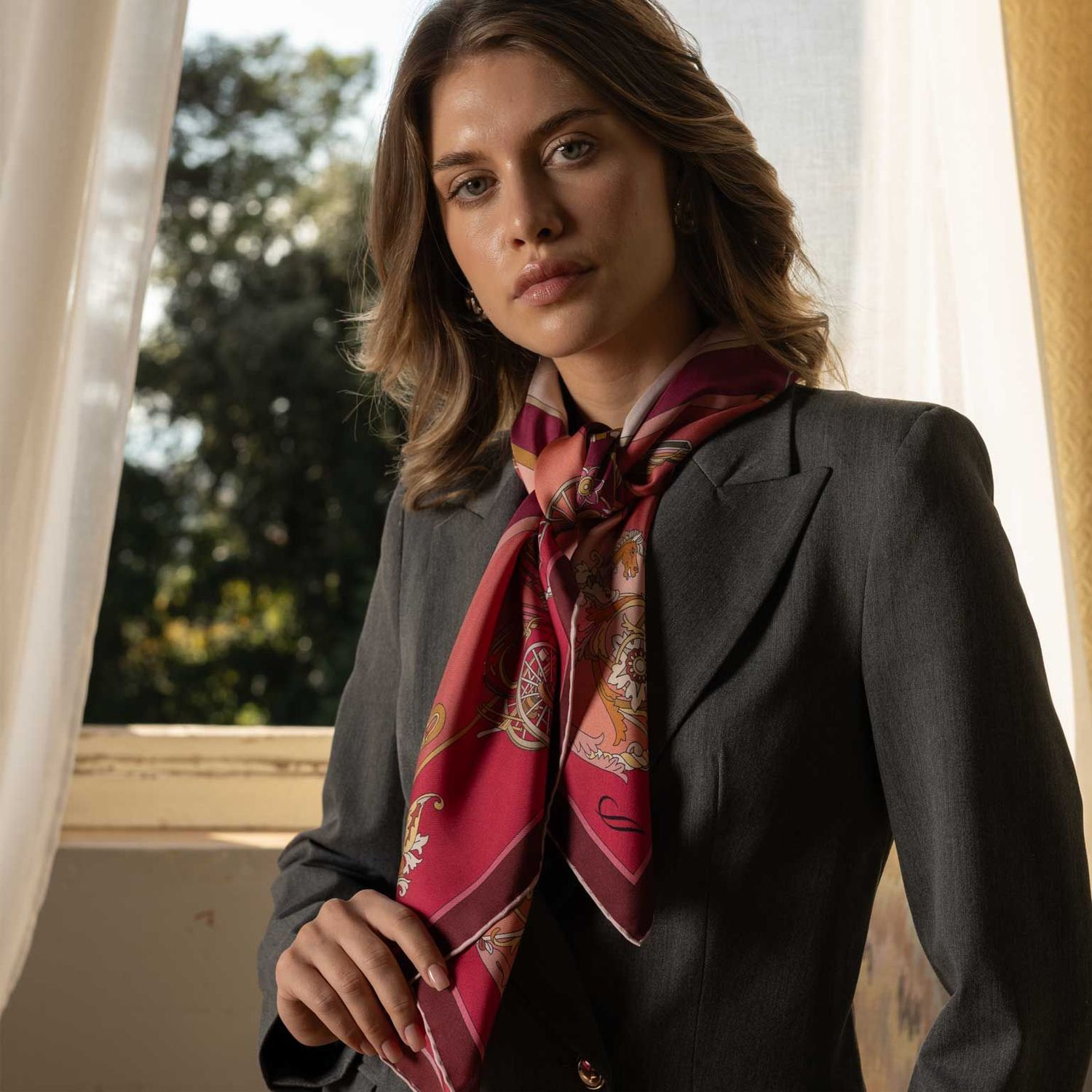 Carozza handgerollte Seidentuch Rosarot