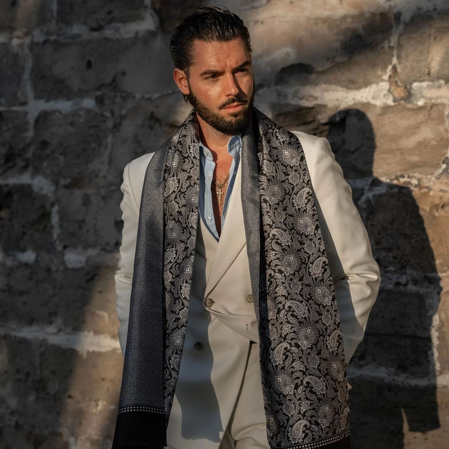 Pasquino - doppelseitige Seidenschal - Schwarz