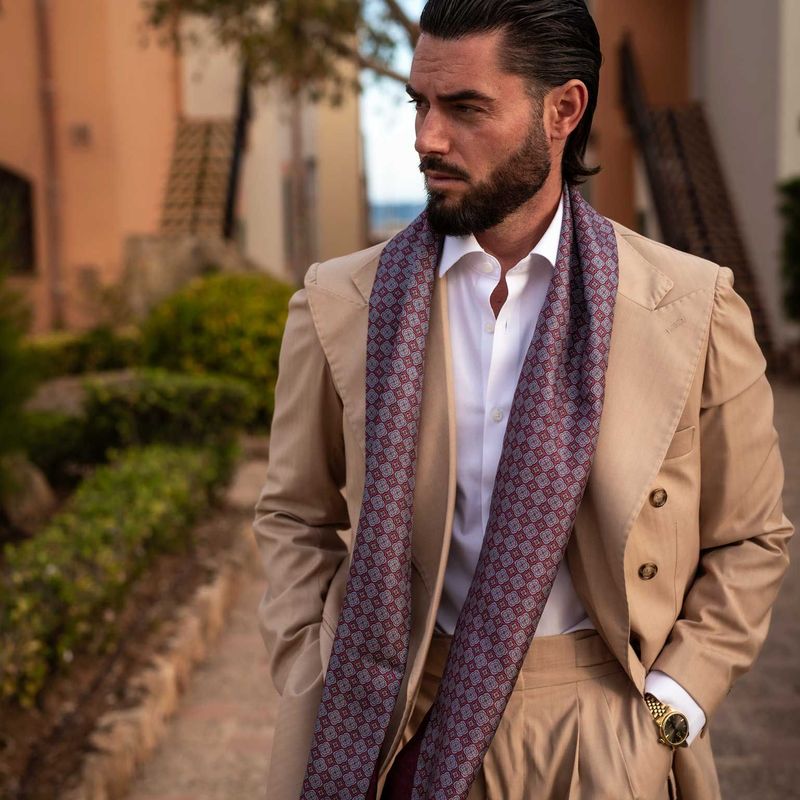 Palazzo - doppelseitige Seidenschal burgunderrot