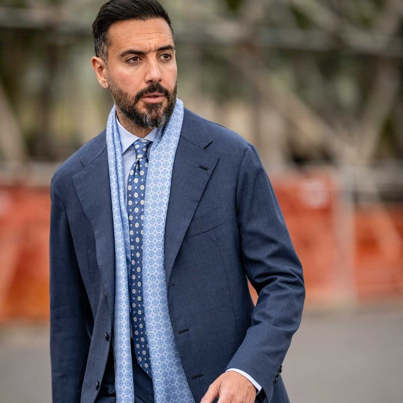 Palazzo - doppelseitige Seidenschal himmelblau