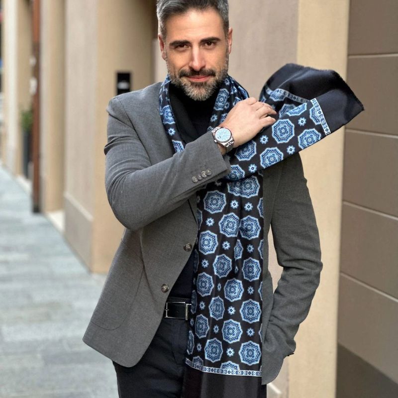 Jove - Seidenschal mit Wollrücken blau & schwarz