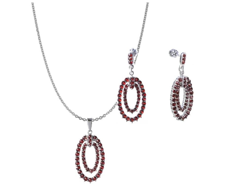 Juwel Set mit Granat Oval Juwel Set mit Granat Oval
