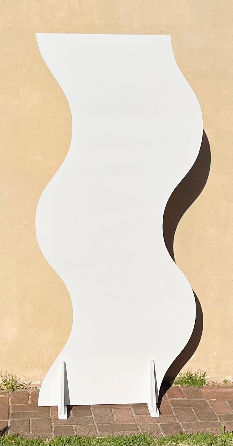 Large Wooden Curvy Backdrop Details in Description