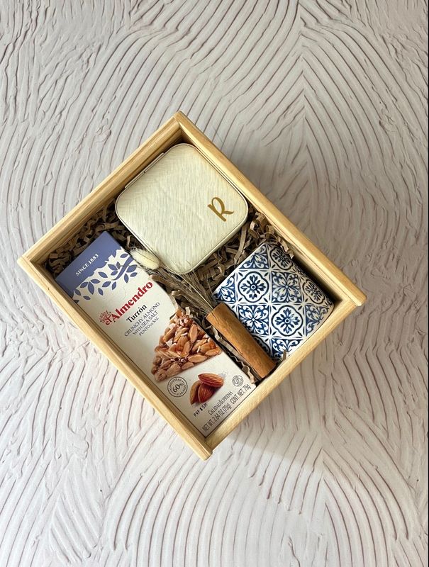 Turrón, Joyero &amp; taza