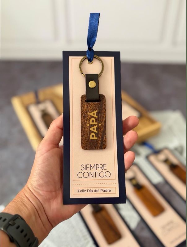 Llaveros de madera