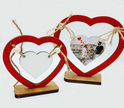 Moldura Coração com Pendente em Cordas Moldura Coração com Pendente em Cordas