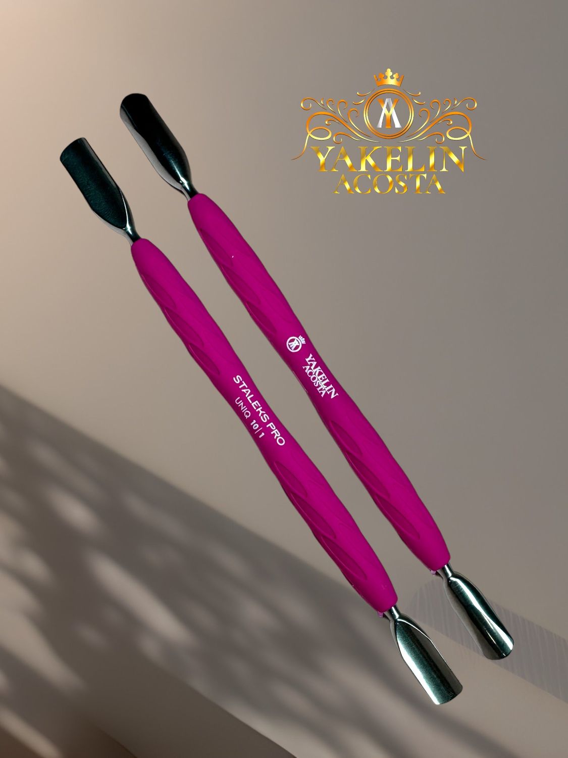 Manicure pusher Gummy with silicone handle UNIQ 10 TYPE 1 (rounded wide and rounded narrow pusher)