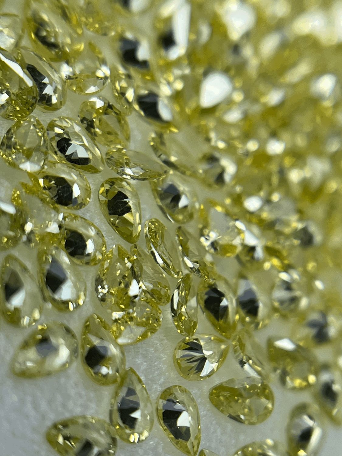 Pear 2/3 mm olive  12 unit