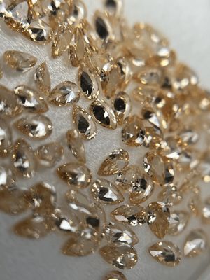 Pear 2/3 mm champagne 12 unit