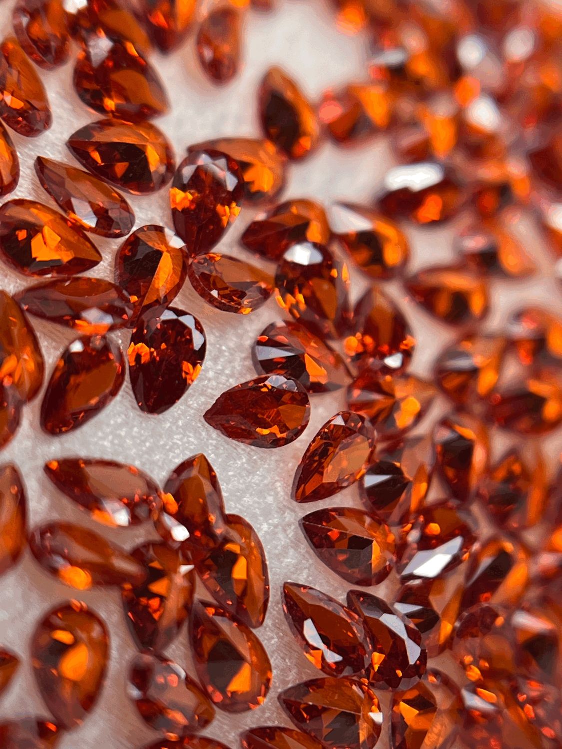 Pear 2/3 mm orange 12 unit