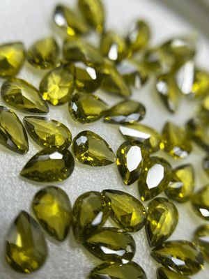 Pear 4/6  mm peridot 12 unit