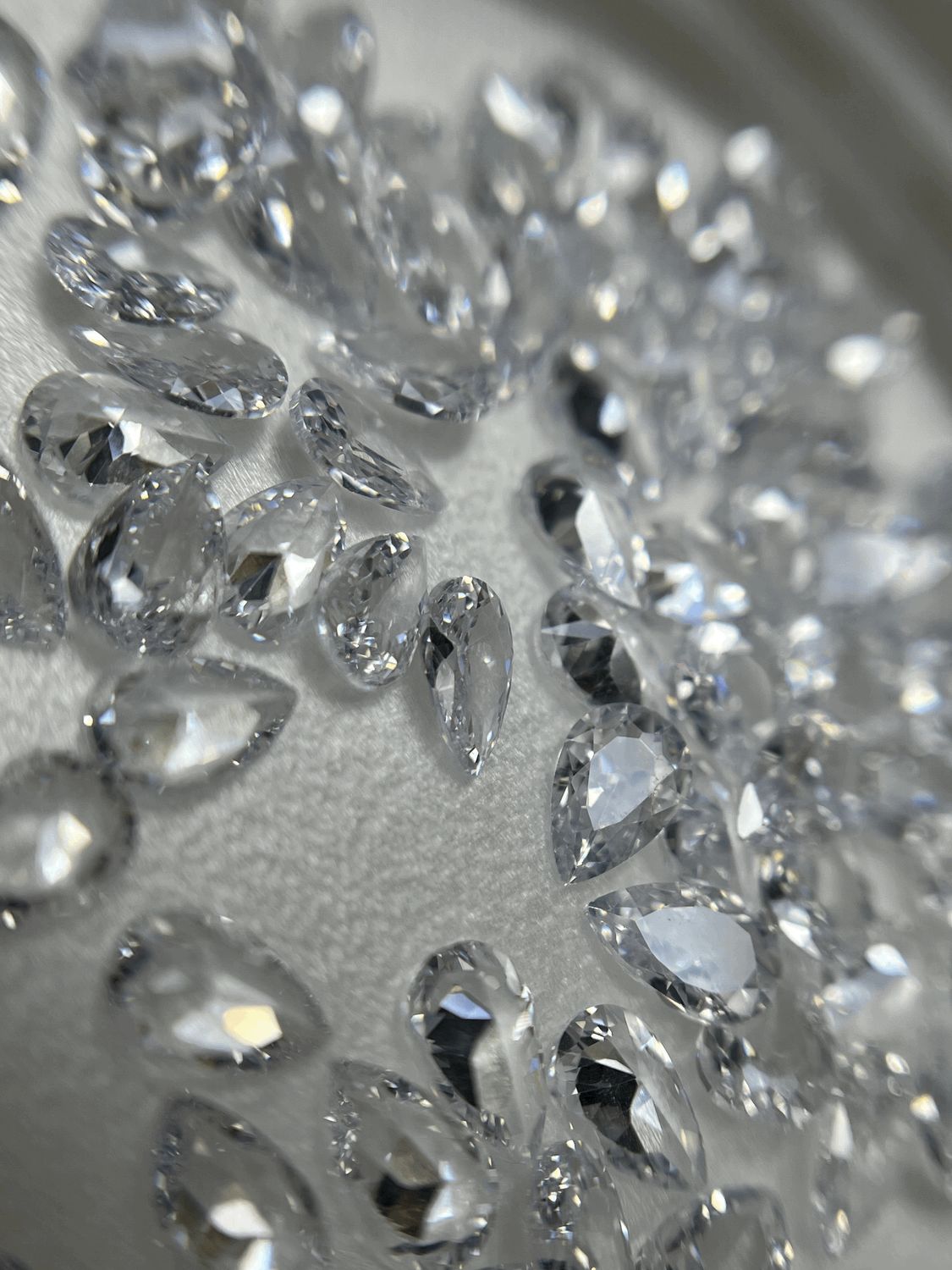 Pear 4/6  mm clear  12 unit