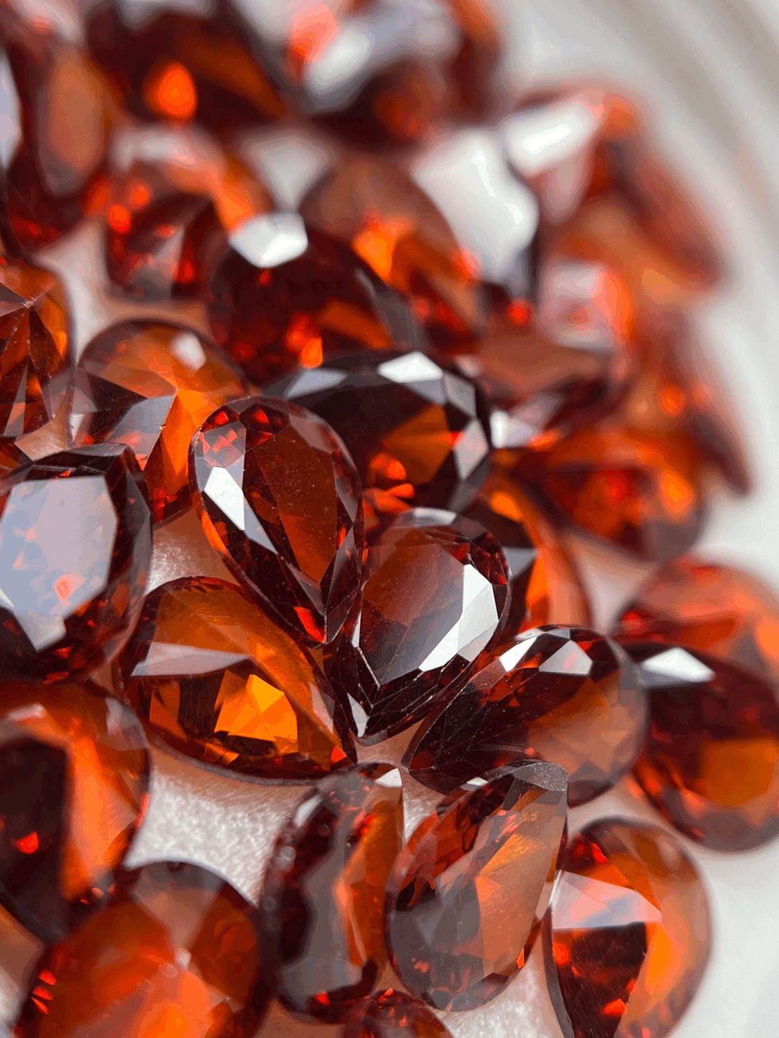 Pear 5/7  mm garnet  12 unit