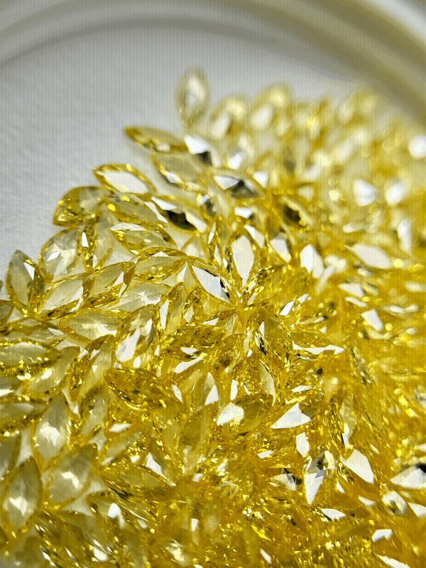 Marquise 2/4 mm  golden yellow  12 units