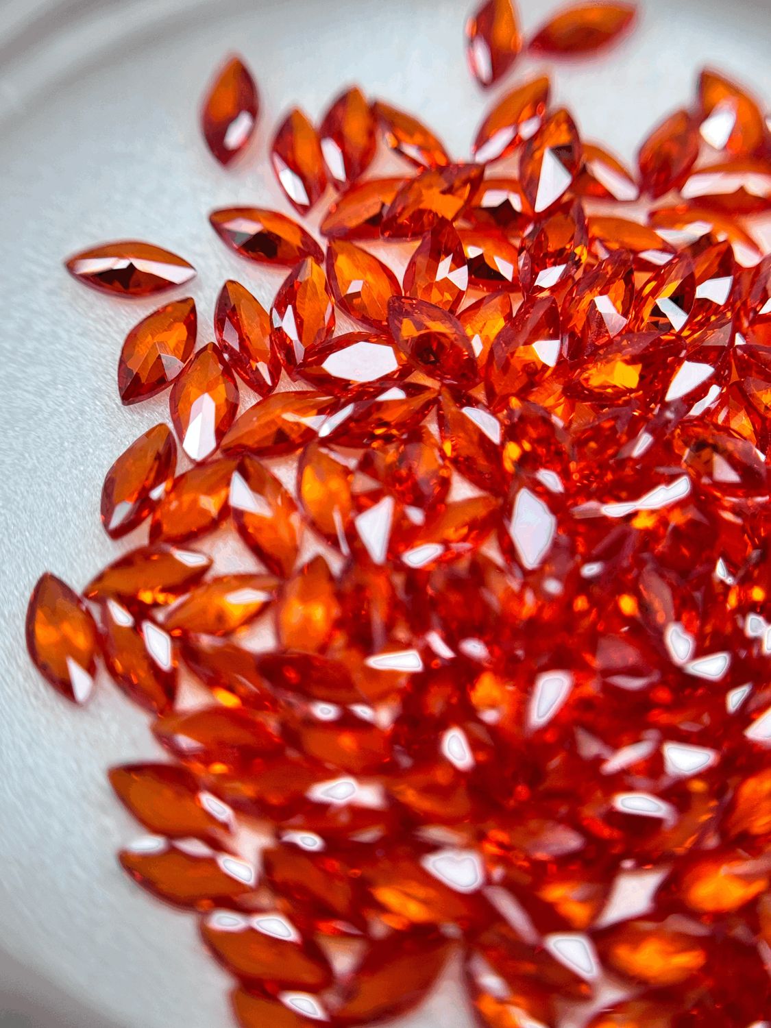 Marquise 2/4 mm  golden yellow  12 units