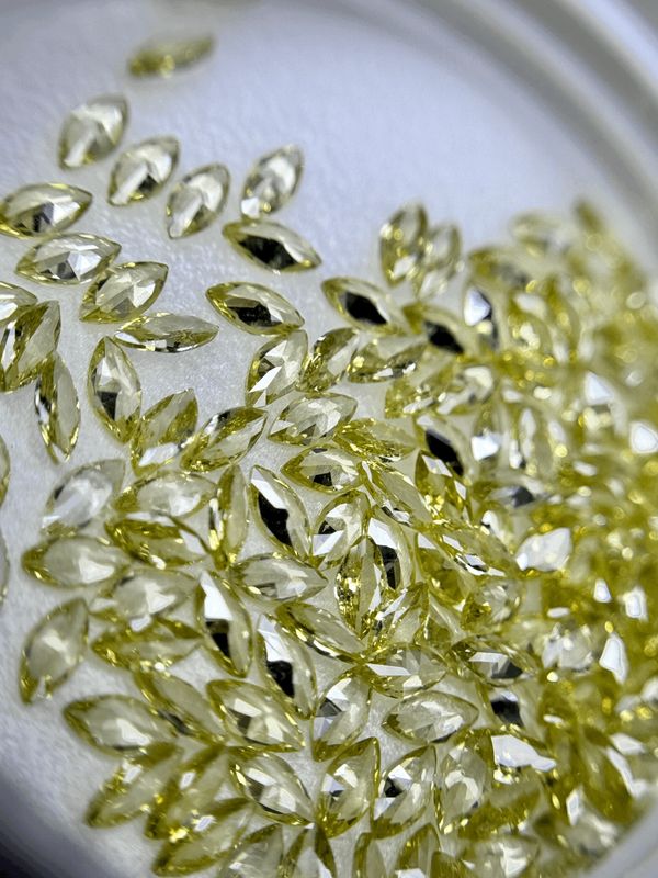 Marquise 2/4 mm  olive  12 units