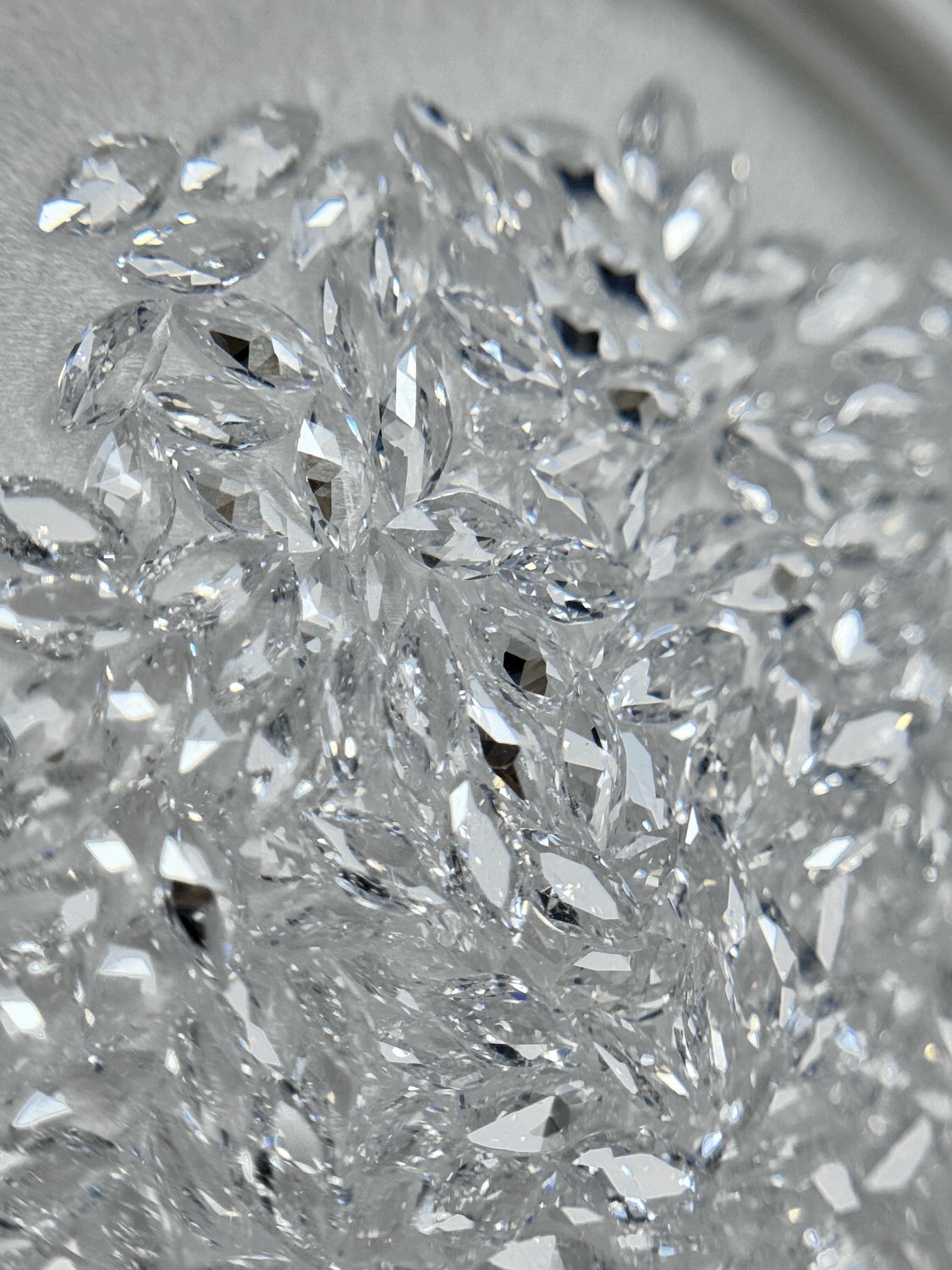 Marquise 2/4 mm  clear  12 units