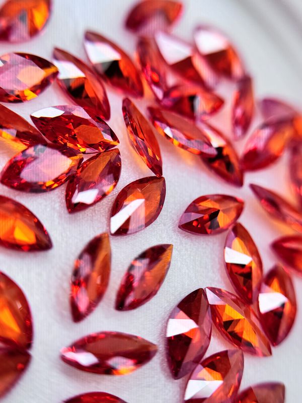 Marquise 3/5.7 orange  12 units