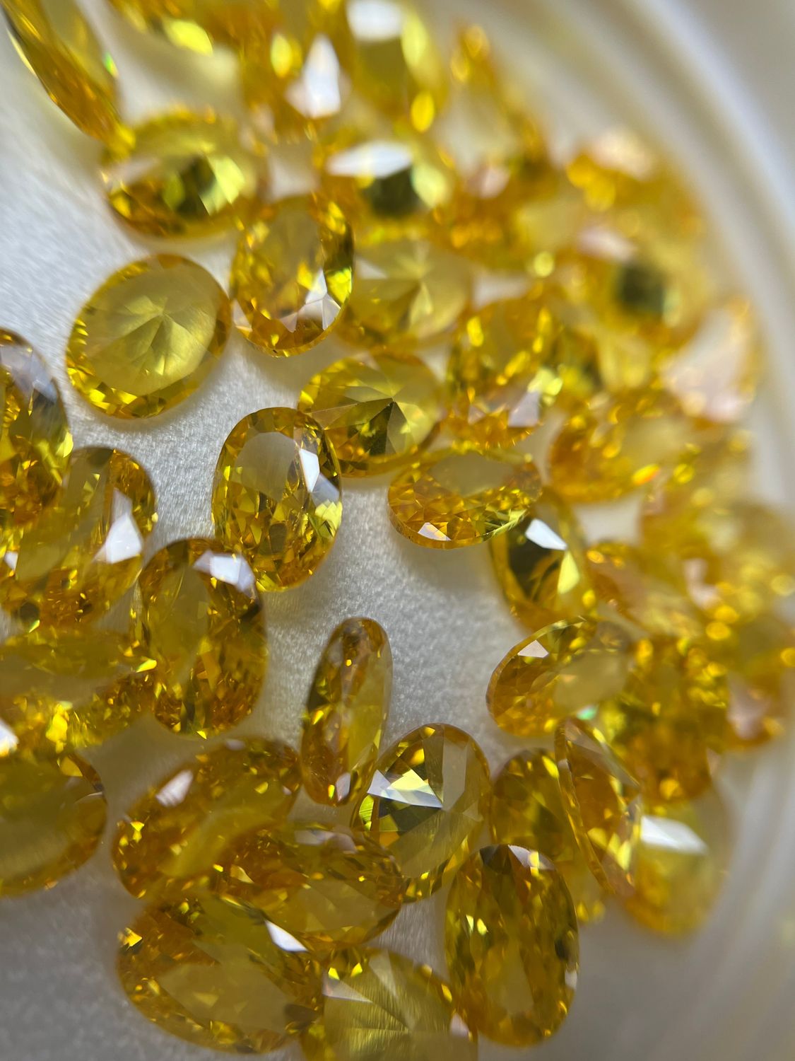 oval 5/7mm golden yellow 12 unit