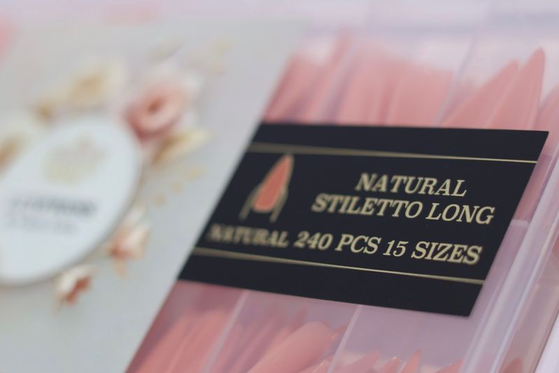 LUXPRESS  NATURAL STILETTO LONG  COLOR( NATURAL )  240 PCS 15 SIZES