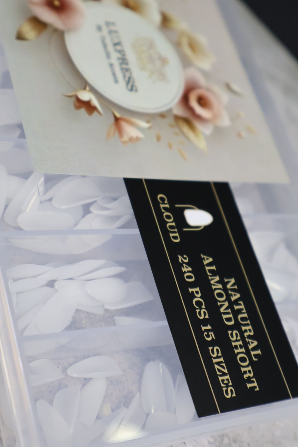 LUXPRESS  NATURAL ALMOND  SHORT  COLOR( CLOUD WHITE)  240 PCS 15 SIZES