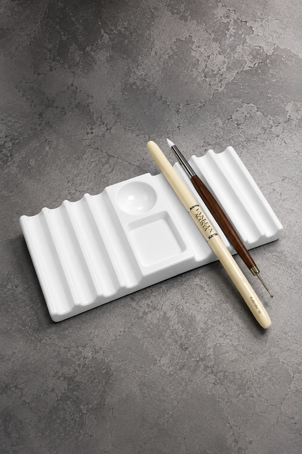 Yakelin Acosta Precision White Palette for Detailed Work