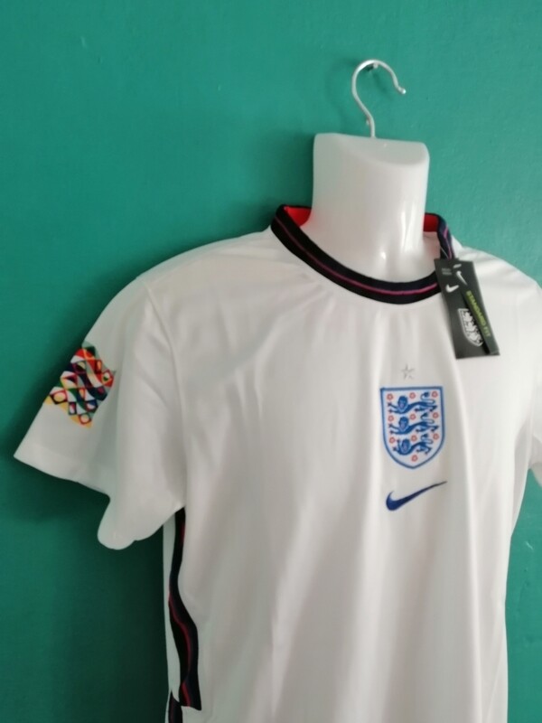 INGLATERRA LOCAL 20/22