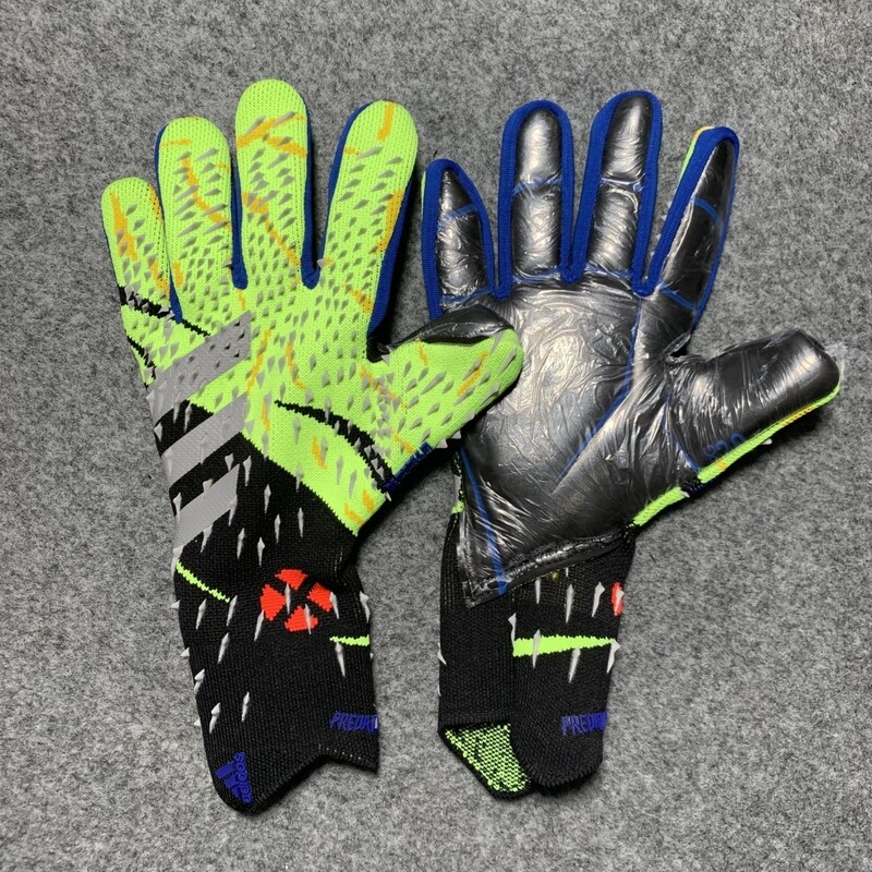 GUANTES ADIDAS PREDATOR VERDES