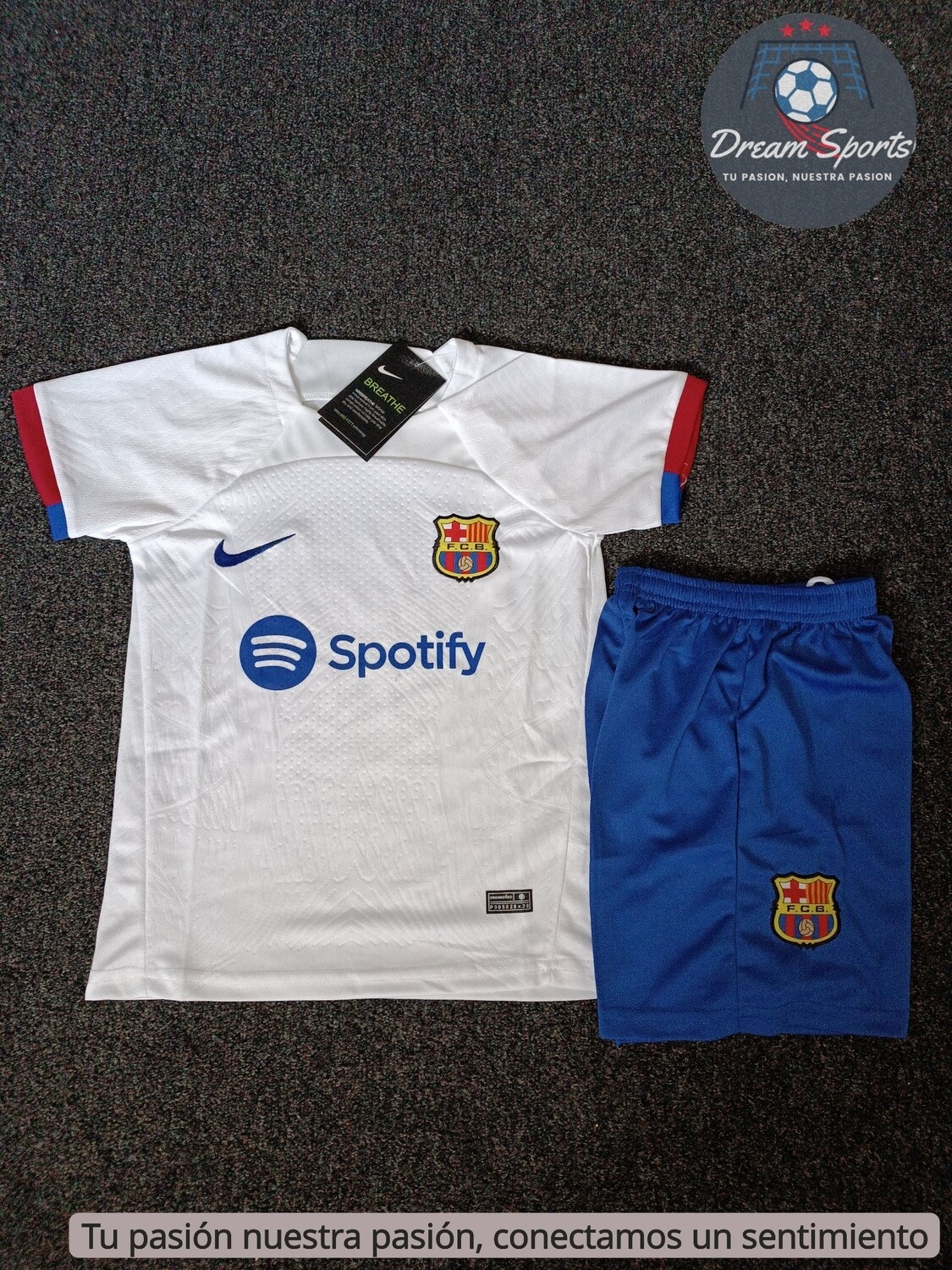 Traje Barcelona Visita 23/24