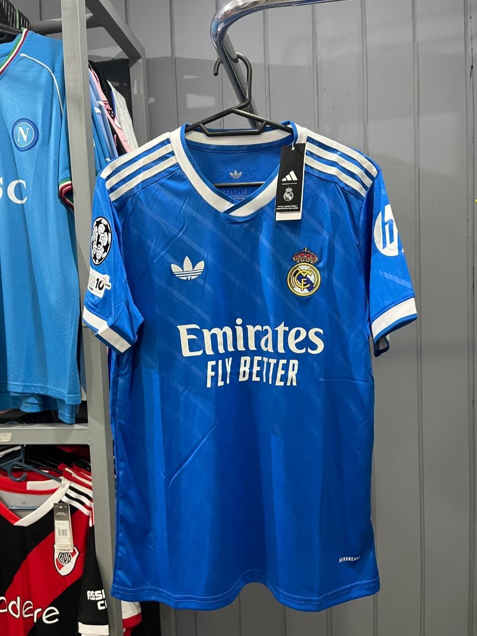REAL MADRID TERCERA EQUIPACIÓN 25/26 REAL MADRID TERCERA EQUIPACIÓN 25/26