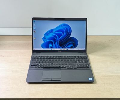 Dell latitude 5500 - Core i7-8650U - Ram 8 - SSD 256 - intel 620 UHD Graphics - 15.6 Touch