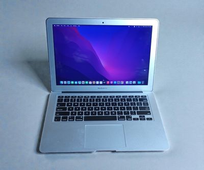 Macbook Air 2017 - Core i5 5th gen - Ram 8 GB - SSD 128 GB - Intel 600 HD Graphics - 13.3 inch