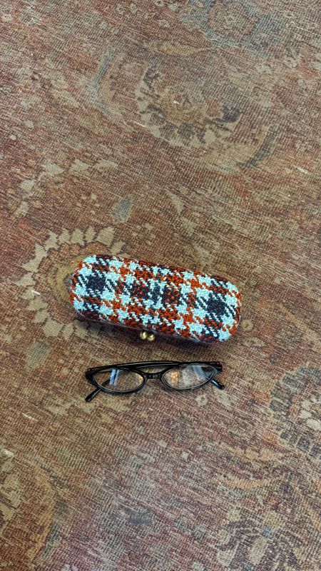 Houndstooth Print Eyeglasses Case