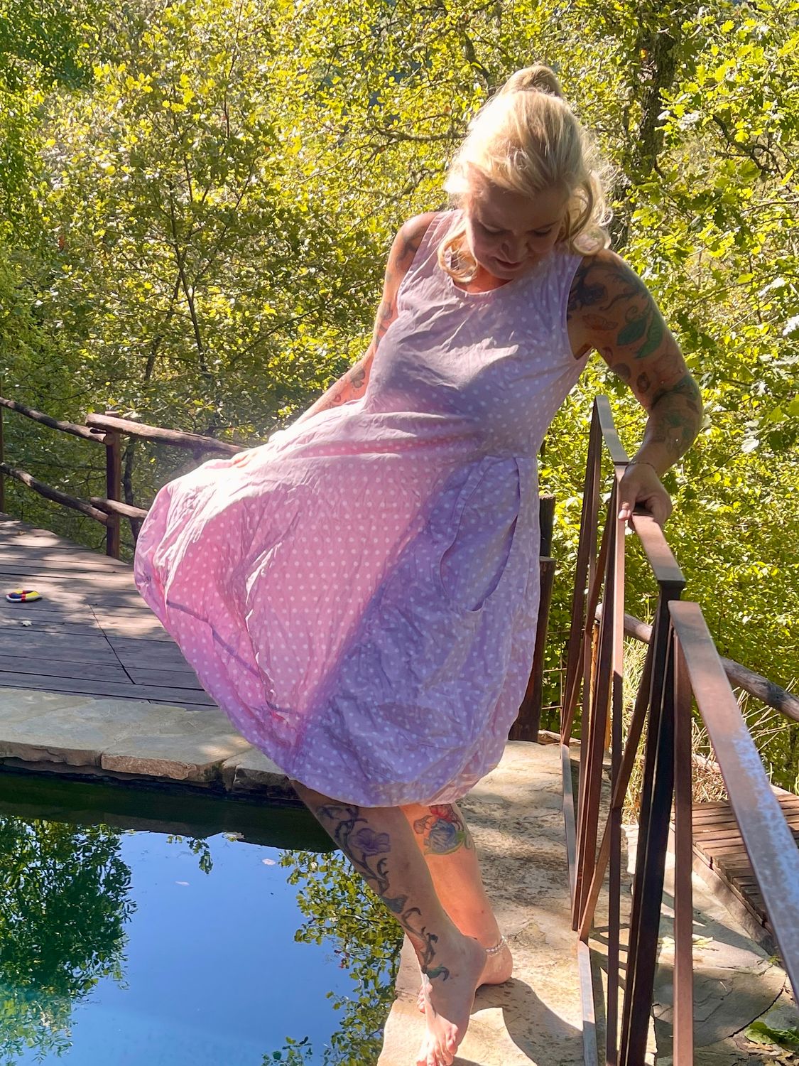 Lika Schmodsien hellrosa mit weißen Punkten Ballonkleid