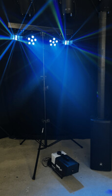 Speaker 1000W met 1 x Led bar ( 4 effecten)