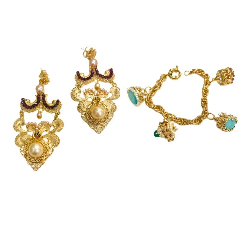 Jewelry set: bracelet and earrings