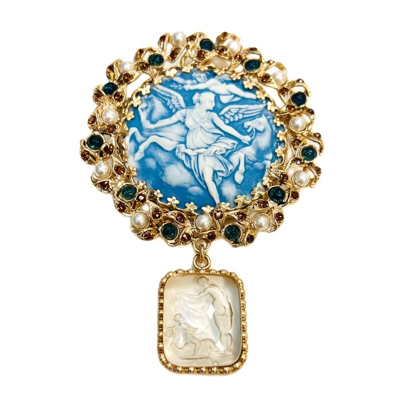 Men’s Jewelry: brooch-medallion
