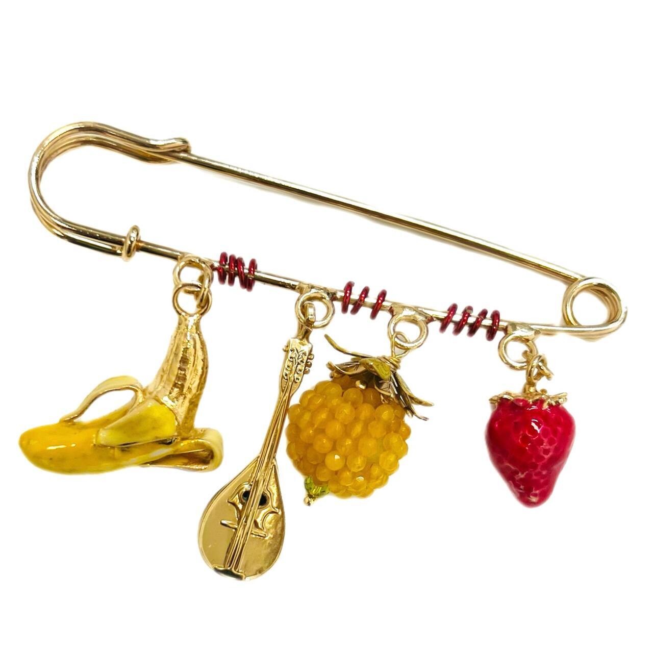 Men’s Jewelry: brooch
