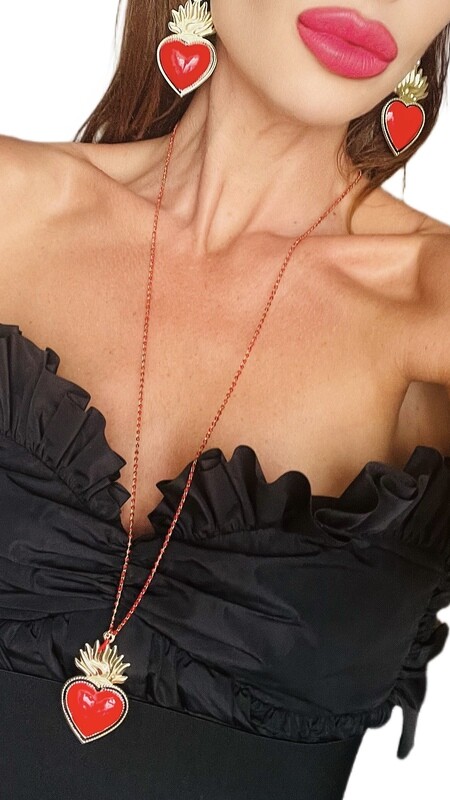 Jewelry set:   necklace and earrings.